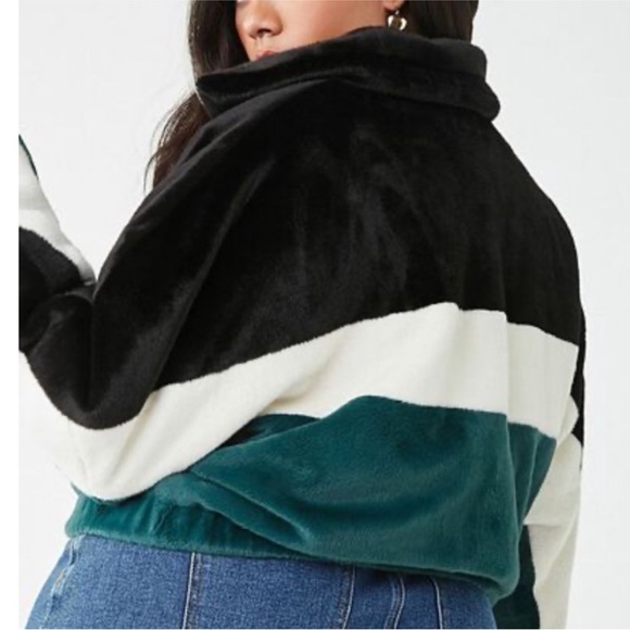 NWT New Forever 21+ Plus Size Faux Fur Jacket 1X - Picture 2 of 6